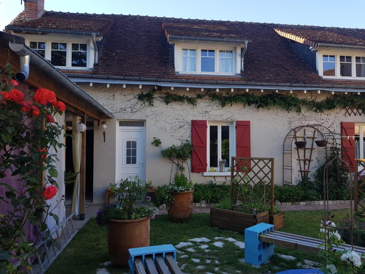 L'Intervalle Des 18 Chateaux Saint-Georges-sur-Cher Exterior foto