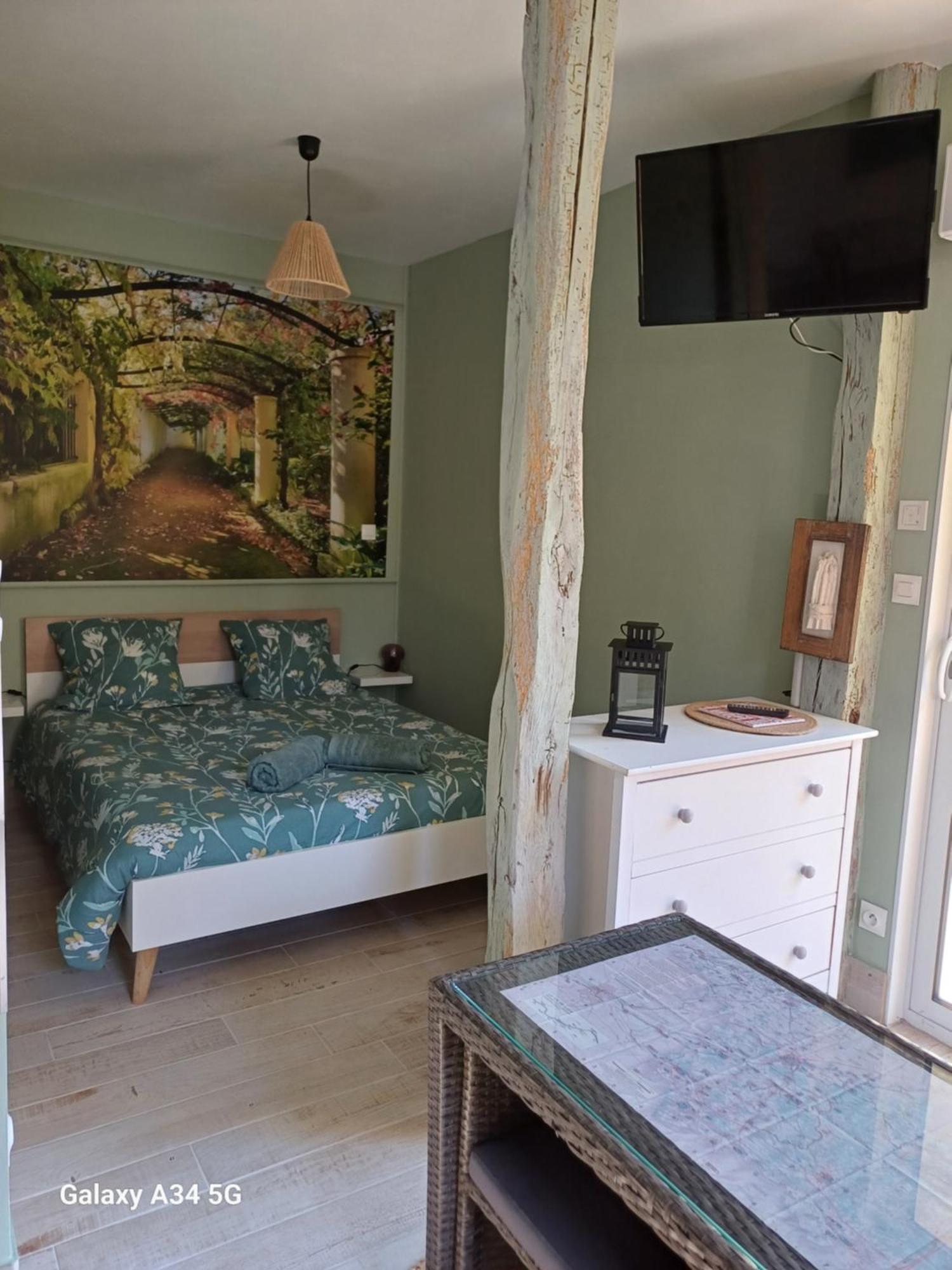 L'Intervalle Des 18 Chateaux Saint-Georges-sur-Cher Exterior foto
